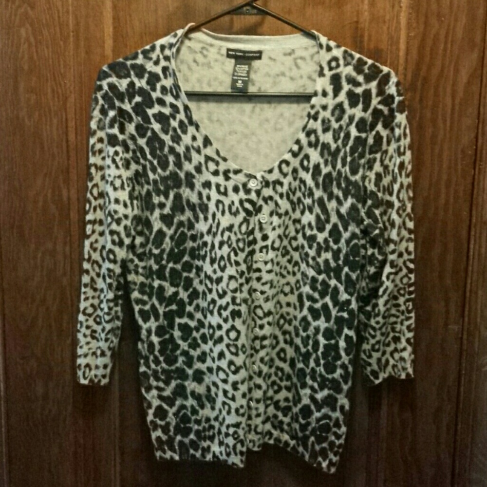 New York & Company 3/4 sleeve cardigan